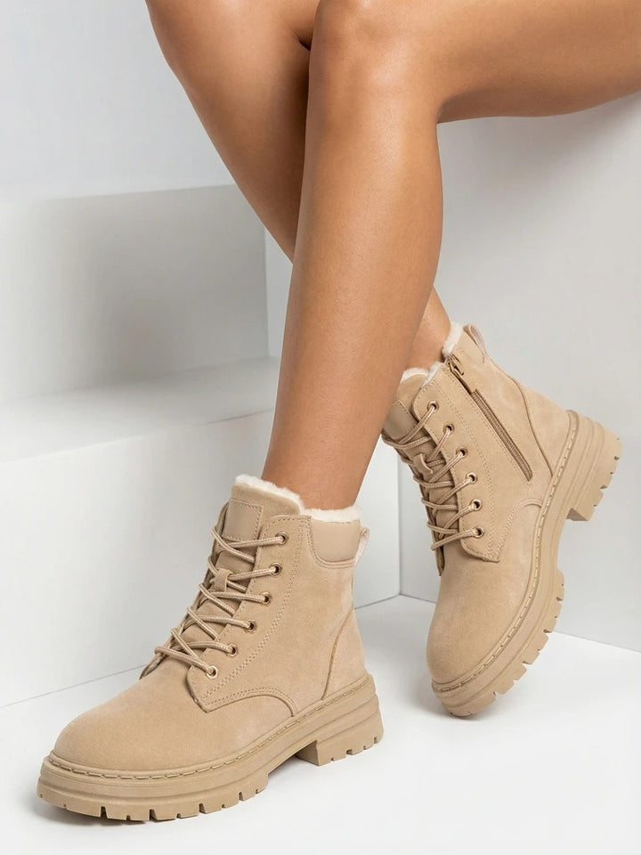 Bottes de randonnée isolées avec intérieur fourré