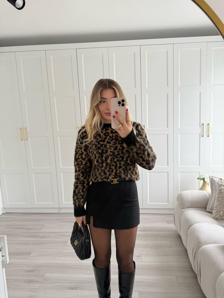 Pull à motif léopard noir et camel
