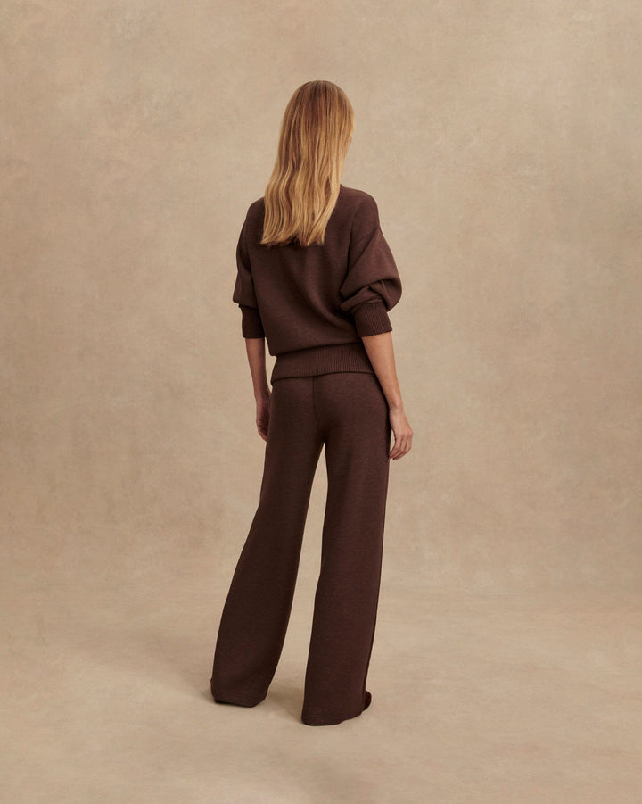 Ensemble composé d'un sweat-shirt à col zippé et d'un pantalon ample