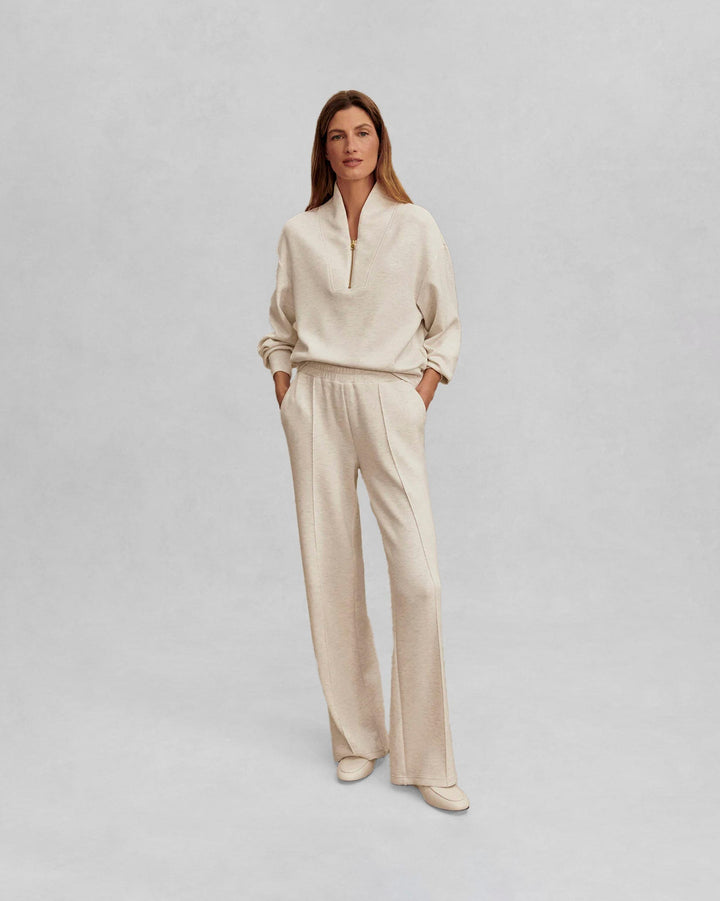Ensemble composé d'un sweat-shirt à col zippé et d'un pantalon ample