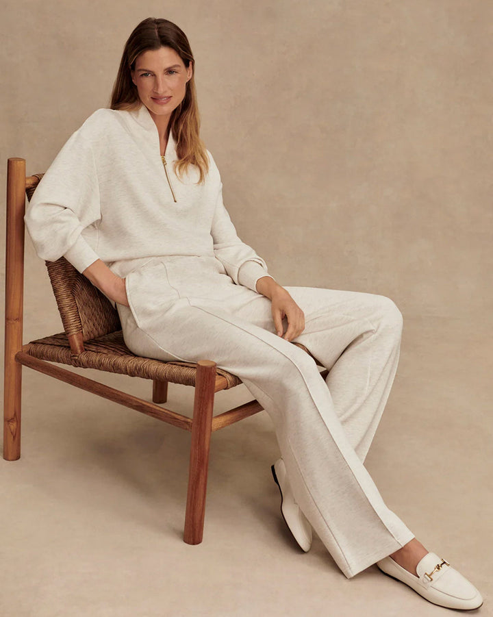 Ensemble composé d'un sweat-shirt à col zippé et d'un pantalon ample