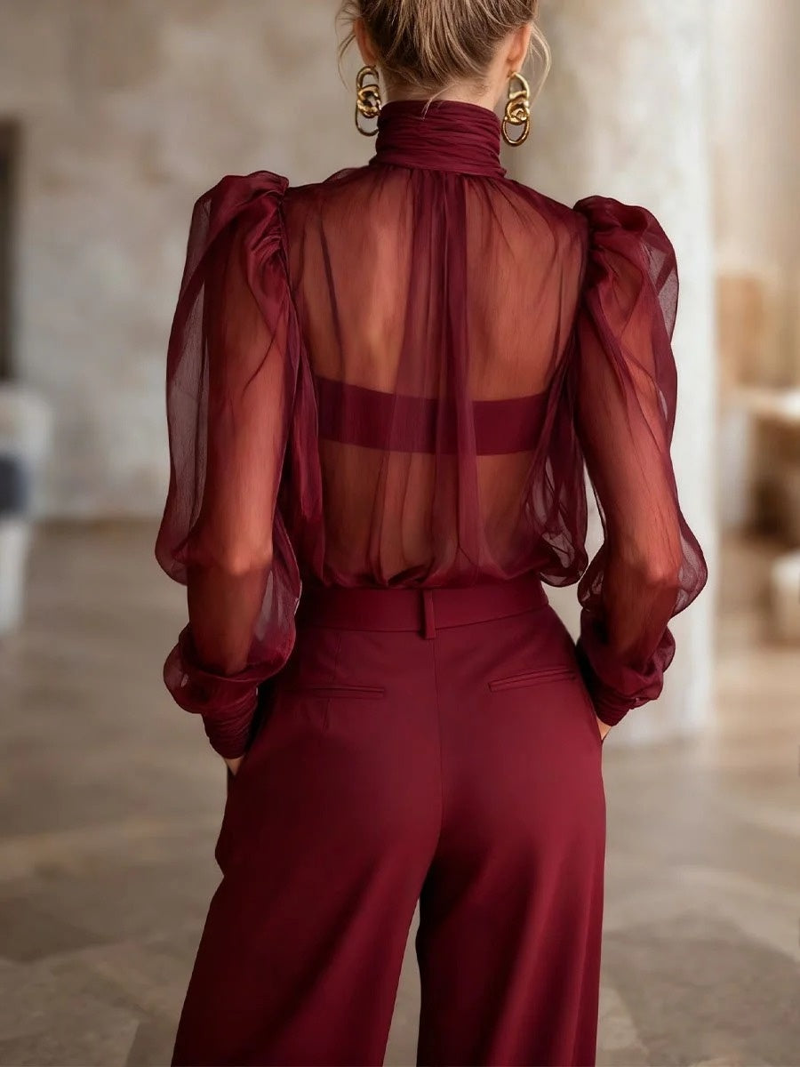 Ensemble deux pièces transparent en maille à col haut