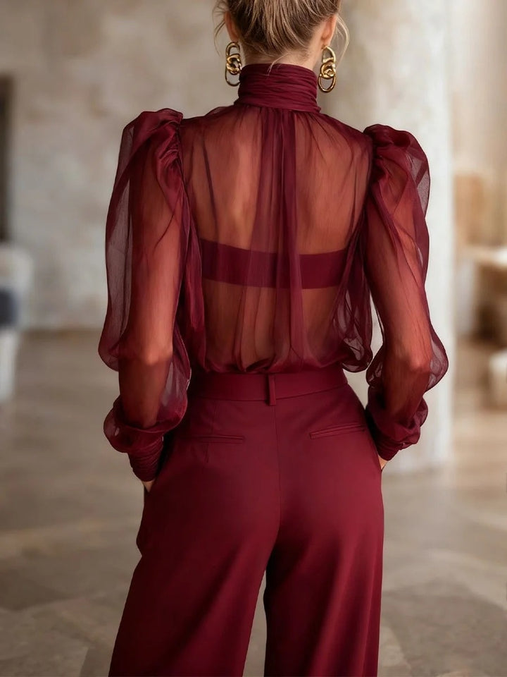 Ensemble deux pièces transparent en maille à col haut