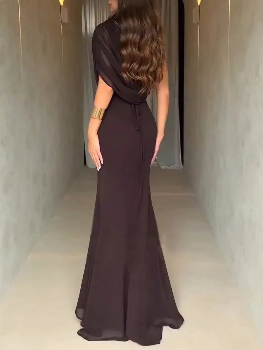 Robe de soirée ajustée à empiècements en maille