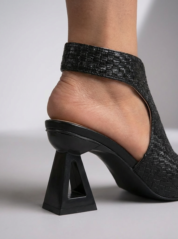 GEOMETRIC HEELS FOR WOMEN